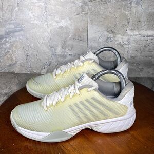 K-Swiss Women’s Size 7 Hypercourt Express 2  White Athletic Shoes